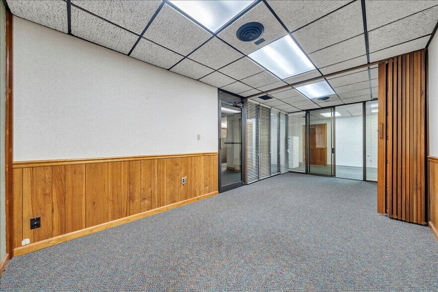 More Photos Of 356-358 Campbell Ave NW, Roanoke Office For Sale