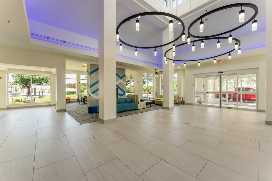 More Photos Of 4400 North Fwy, Fort Worth Hotel For Sale