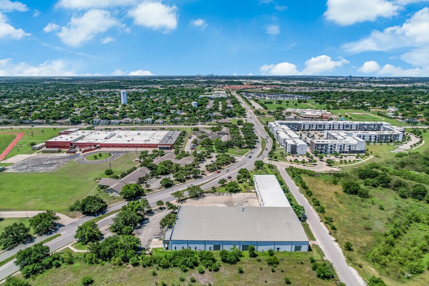 More Photos Of 400 S Heatherwilde Blvd, Pflugerville Manufacturing For Lease