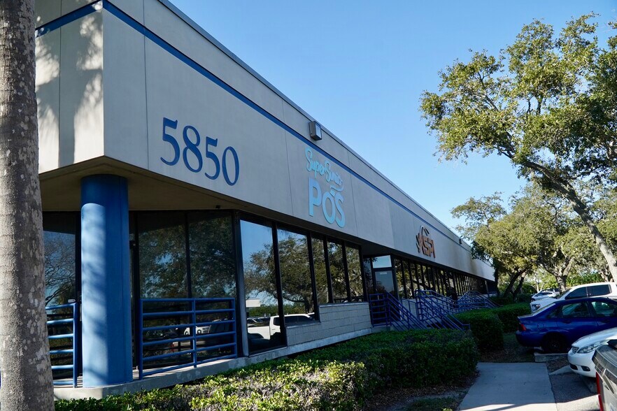 Primary Photo Of 5850 W Cypress St, Tampa Office For Lease