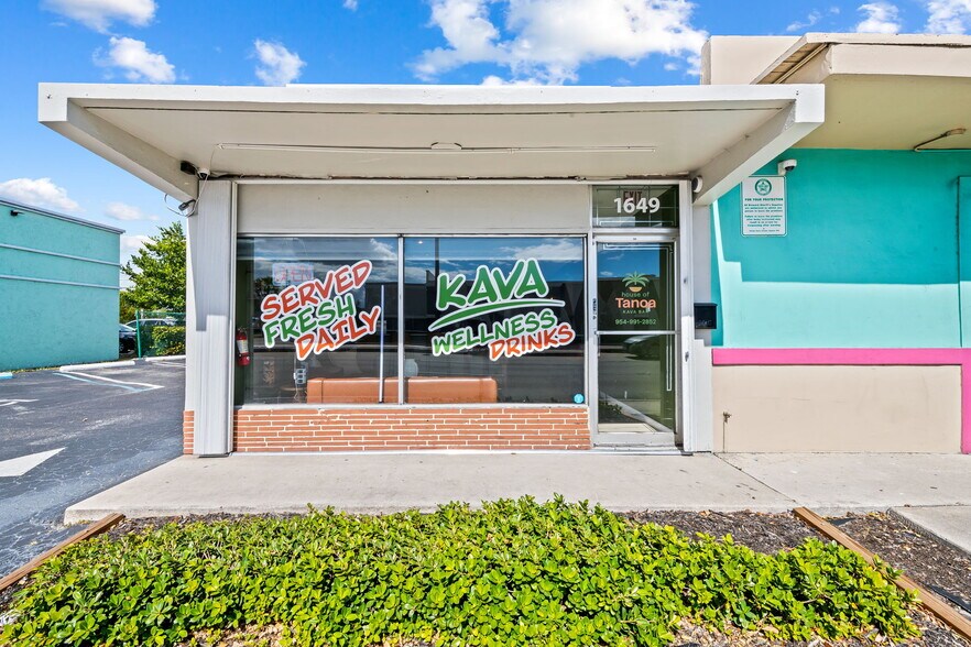 More Photos Of 1649 E Sample Rd, Pompano Beach Storefront For Sale