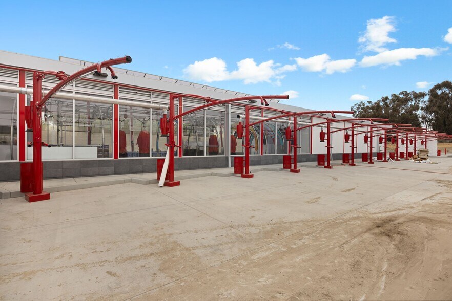 More Photos Of 2507 E Ball Rd, Anaheim Freestanding For Sale