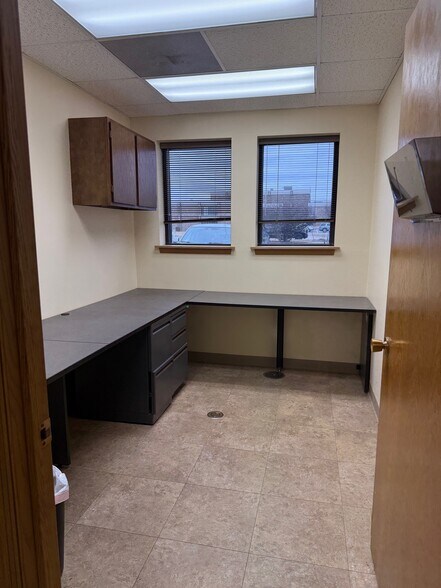 More Photos Of 2535 W Bethany Rd, Sycamore Medical For Lease