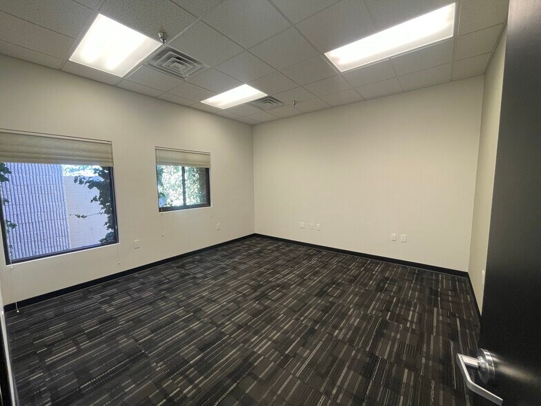More Photos Of 2700 Farmington Ave, Farmington Office For Sale