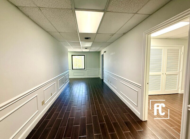 More Photos Of 3601 SE Ocean Blvd, Sewalls Point Office For Sale