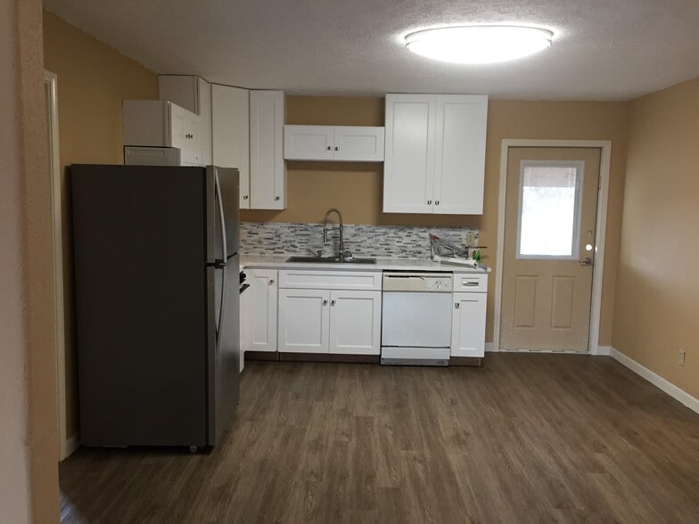 More Photos Of 4841 N Highway 35 N, Rockport Apartments For Sale