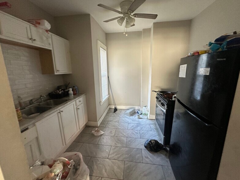More Photos Of 11239 Superior Ave, Cleveland General Retail For Sale
