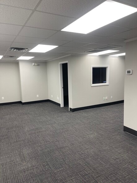 More Photos Of 13018 Pennsylvania Ave, Hagerstown General Retail For Lease
