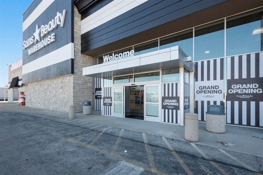 More Photos Of 7200 S Cicero Ave, Chicago Freestanding For Sale