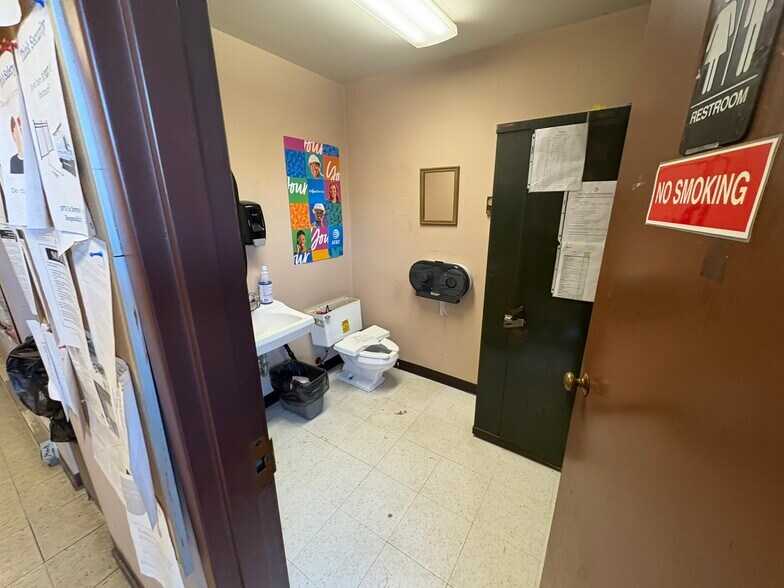 More Photos Of 1255 Lakeside Dr, Jackson Warehouse For Sale