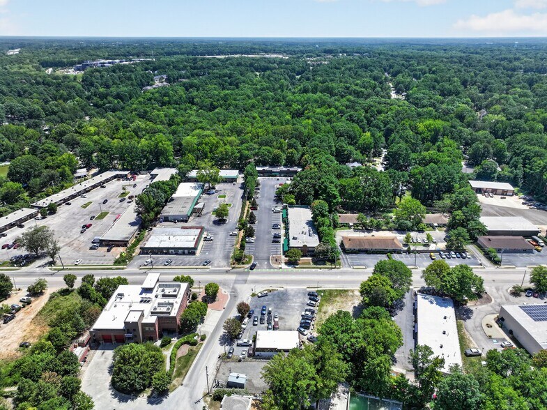 More Photos Of 594 E Chatham St, Cary Office For Sale
