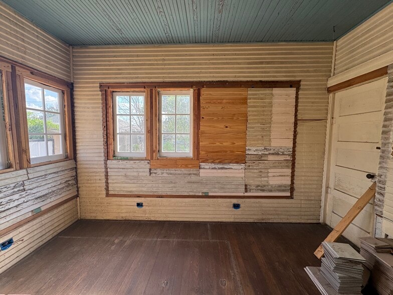 More Photos Of 4219 S Presa St, San Antonio General Retail For Sale