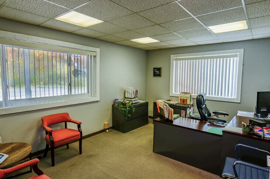 More Photos Of 3422 Pennsylvania Ave, Charleston Office For Sale