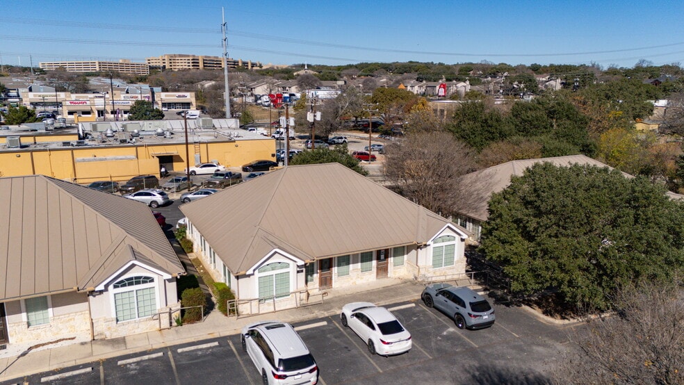 More Photos Of 4230 Gardendale St, San Antonio Office For Sale