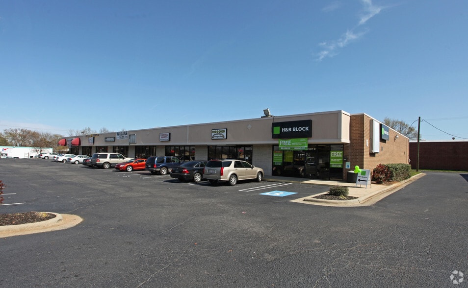 Primary Photo Of 3501 S Tryon St, Charlotte Unknown For Lease