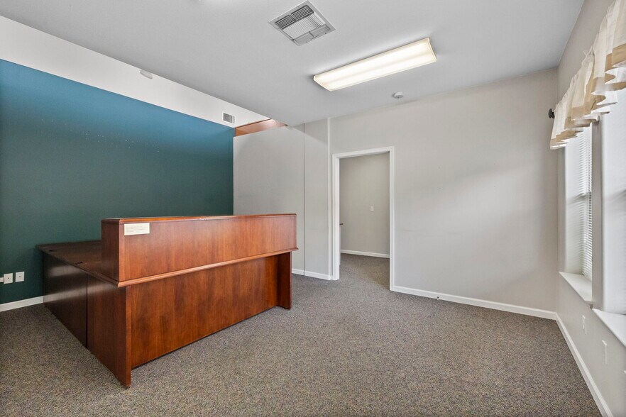 More Photos Of 13951 Mono Way, Sonora Office For Lease
