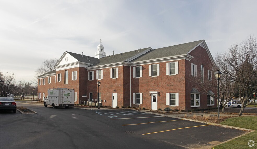More Photos Of 200 W Main St, Babylon Medical For Lease