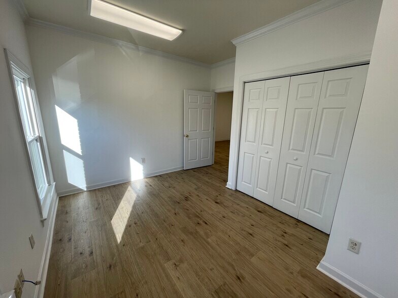 More Photos Of 111 Windel Dr, Raleigh Office Residential For Sale