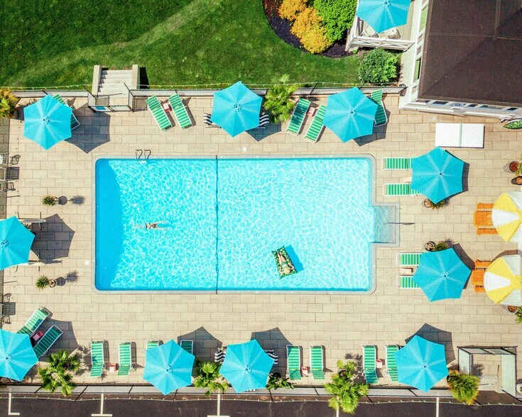 More Photos Of 741 Ocean Blvd, Rye Hotel For Sale