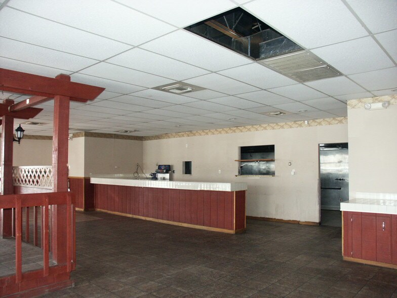 More Photos Of 5023-5051 W Olive Ave, Glendale Storefront Retail Office For Lease