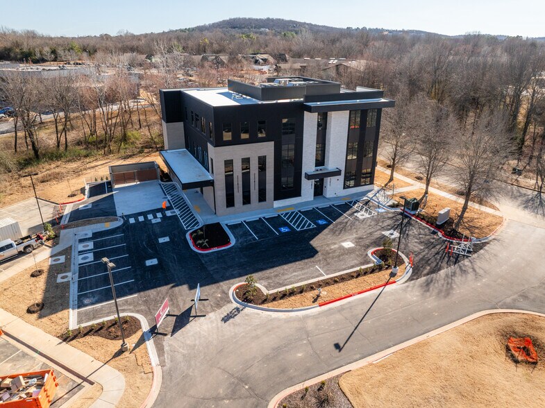 More Photos Of E Longview St, Fayetteville Medical For Lease