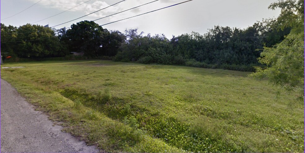 More Photos Of 4212 Rose Ln, Fort Pierce Land For Lease