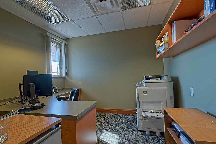 More Photos Of 10-24 Remick Blvd, Springboro Medical For Sale