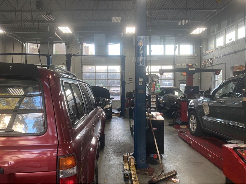 More Photos Of 2195 Briarcliff Rd NE, Atlanta Auto Repair For Sale