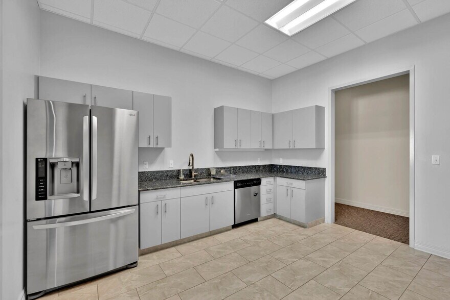 More Photos Of 8509 Line Ave, Shreveport Office For Sale