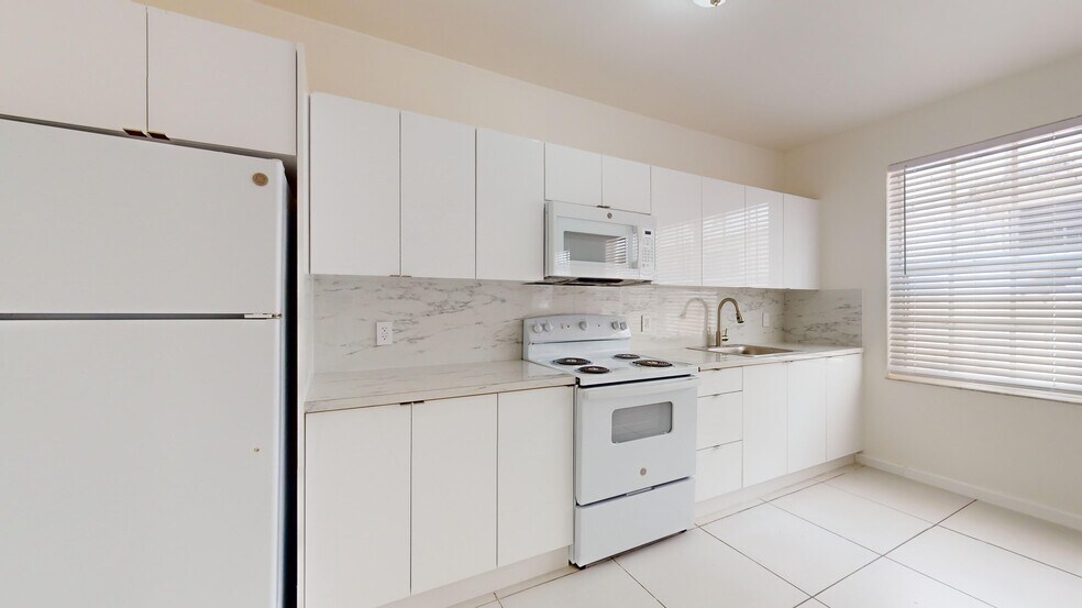 More Photos Of 828 Pennsylvania Ave, Miami Beach Apartments For Sale