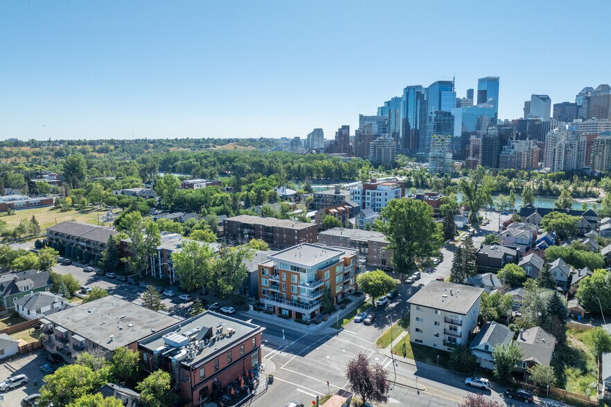 More Photos Of 222 9 St NW, Calgary Apartments For Sale