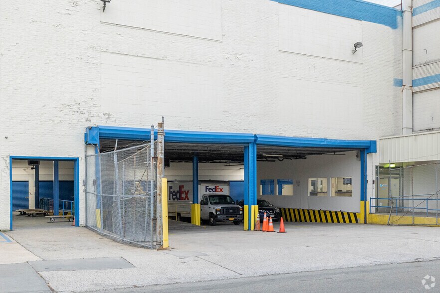 More Photos Of 20-20 129th St, College Point Warehouse For Lease