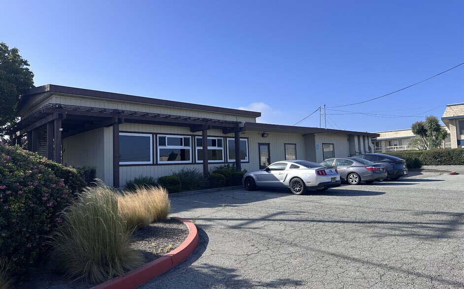 More Photos Of 1124 Abbott St, Salinas Office For Sale