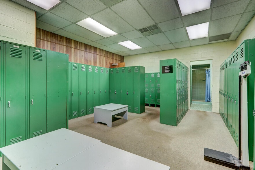 More Photos Of 600 S 5th Ave, Mayodan Health Club For Sale