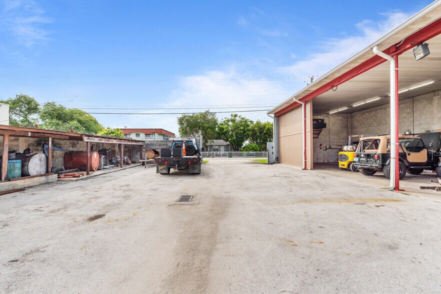 More Photos Of 105 NE 1st Rd, Homestead Industrial For Sale