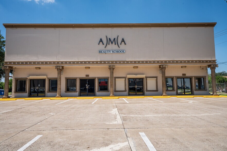 More Photos Of 1912 S Main St, McAllen Storefront For Lease
