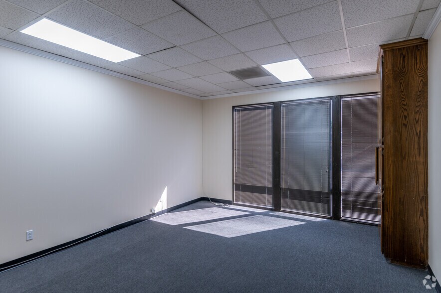 More Photos Of 171 S Anita Dr, Orange Medical For Lease