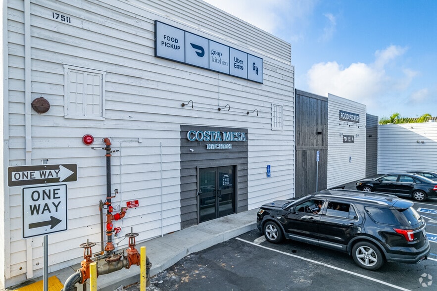 More Photos Of 1750 Newport Blvd, Costa Mesa Storefront For Lease