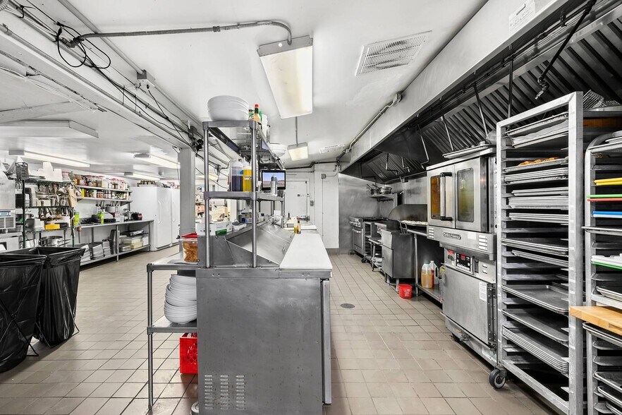 More Photos Of 281 County Road 39A, Southampton Hotel For Sale