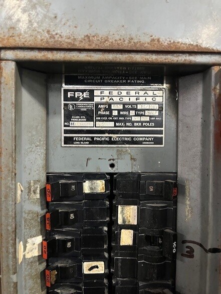 More Photos Of 76 Apollo St, Brooklyn Distribution For Lease