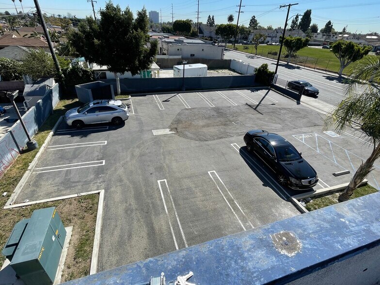 More Photos Of 961 W Compton Blvd, Compton Freestanding For Sale