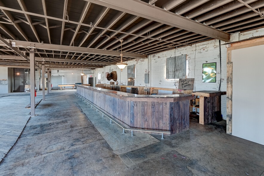 More Photos Of 1400 Agnes Ave, Kansas City Warehouse For Lease