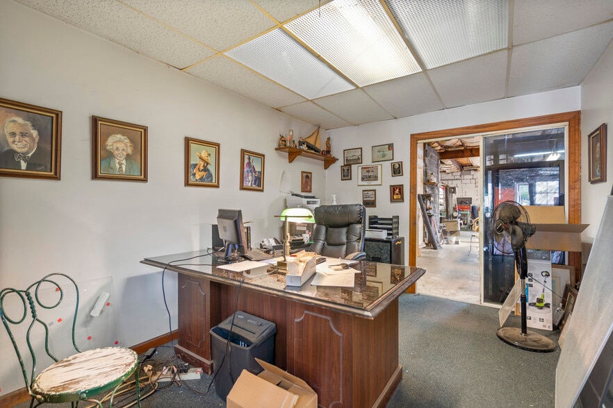 More Photos Of 32540 Utica Rd, Fraser Freestanding For Sale