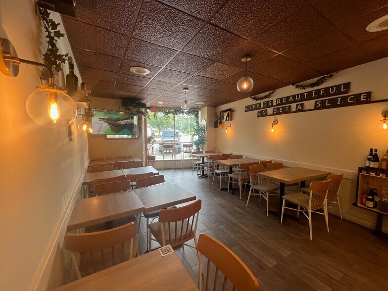 More Photos Of 473-475 Ashford Ave, Ardsley Office For Lease