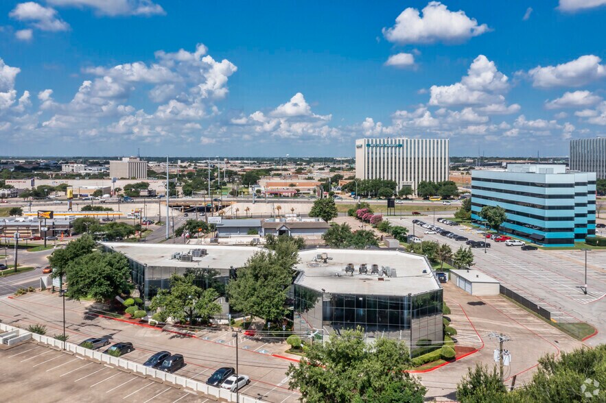 More Photos Of 1327 Empire Central Dr, Dallas Office For Lease