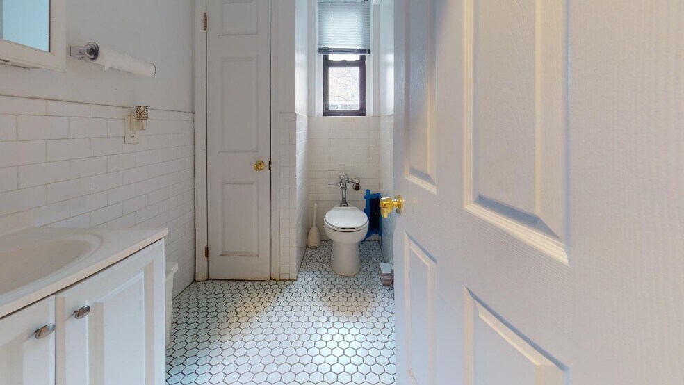 More Photos Of 98120 Queens Blvd, Rego Park Apartments For Sale