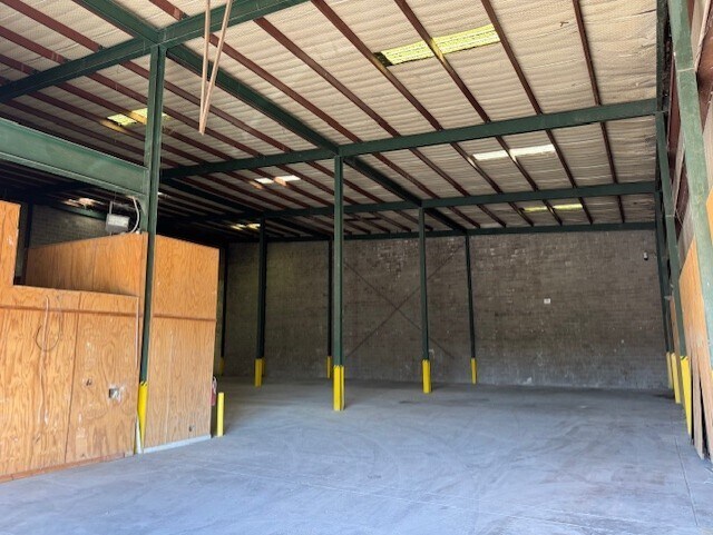 More Photos Of 2009 S Hullen St, Metairie Warehouse For Lease