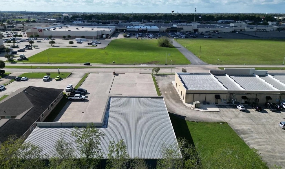 More Photos Of 3180 Central Mall Dr, Port Arthur Medical For Sale
