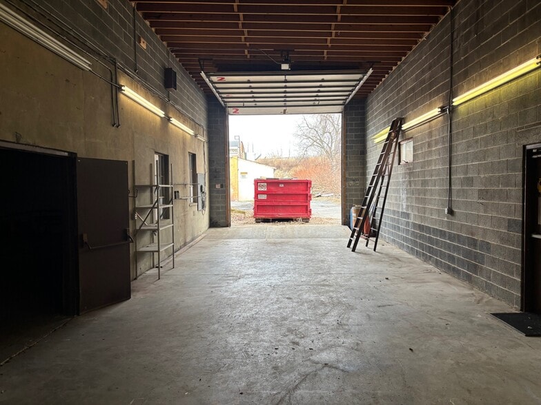 More Photos Of 3 Spring Valley Rd, Reading Light Manufacturing For Lease