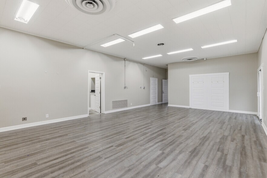 More Photos Of 325 W Main St, Lebanon Office Residential For Sale